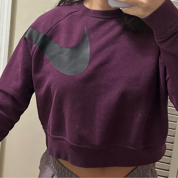 Nike Dri-FIT Maroon Sweatshirt - Picture 4 of 4